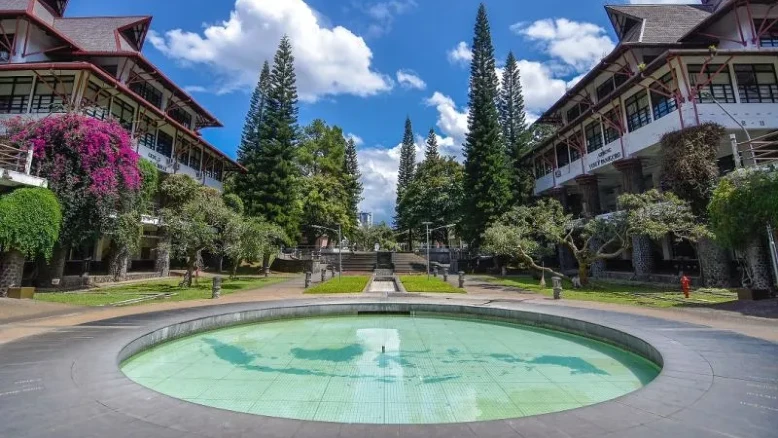 gambar kampus itb, masuk 7 kampus terbaik  jurusan teknis biodemis
