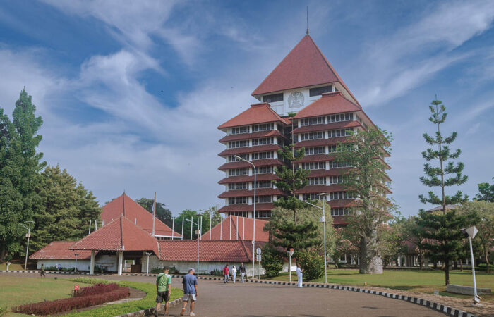 gambar kampus ui, masuk 7 kampus terbaik  jurusan teknis biodemis